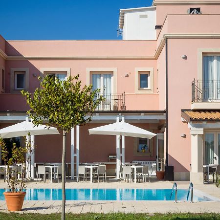 Hotel Danieli Pozzallo Bagian luar foto