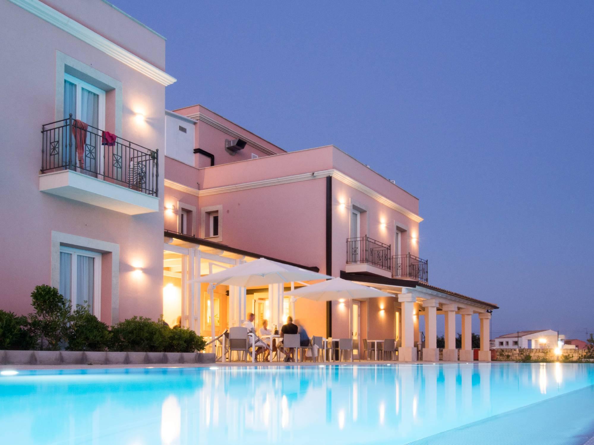 Hotel Danieli Pozzallo Bagian luar foto