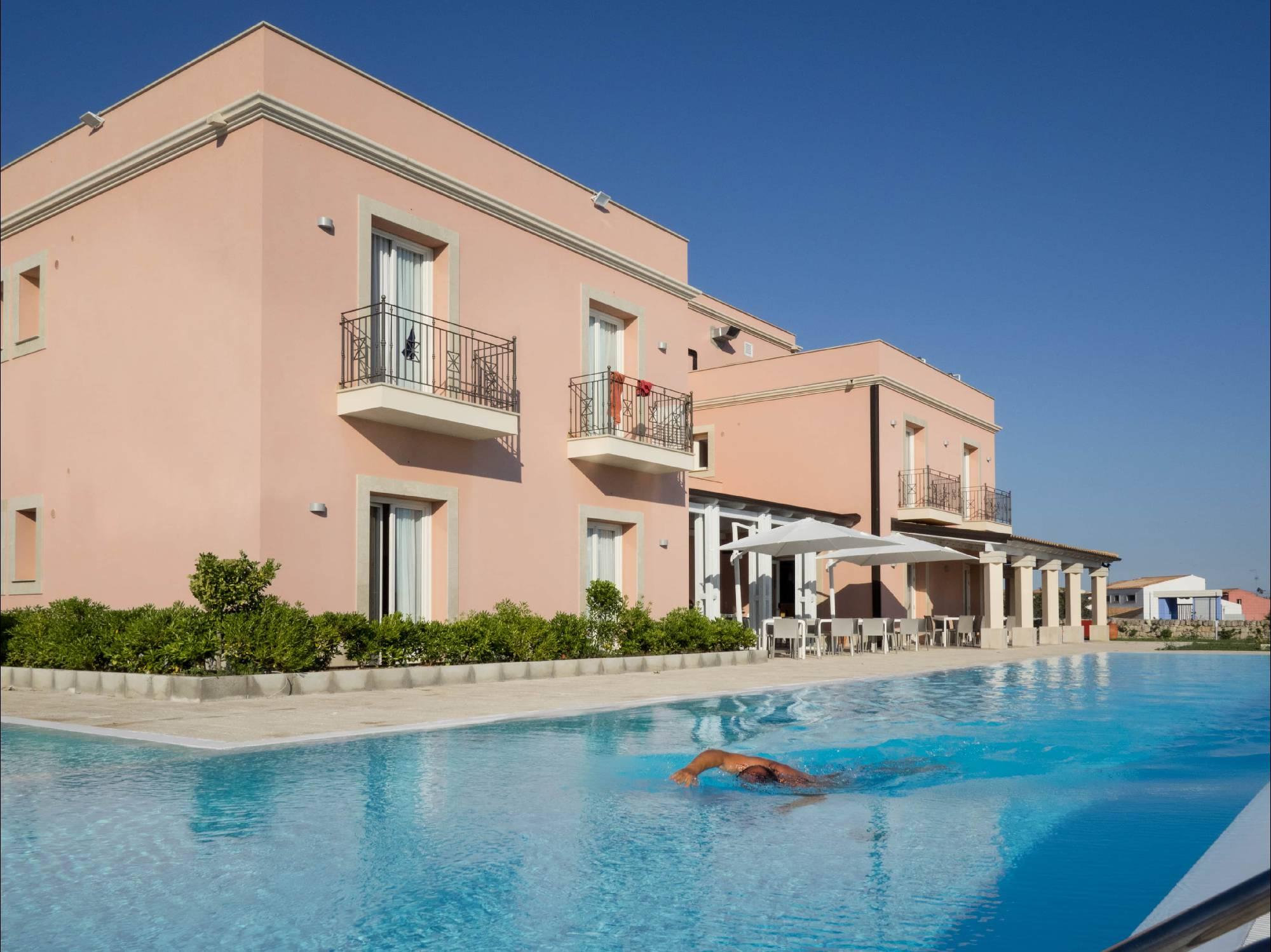 Hotel Danieli Pozzallo Bagian luar foto
