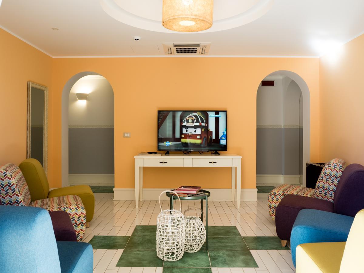 Hotel Danieli Pozzallo Bagian luar foto