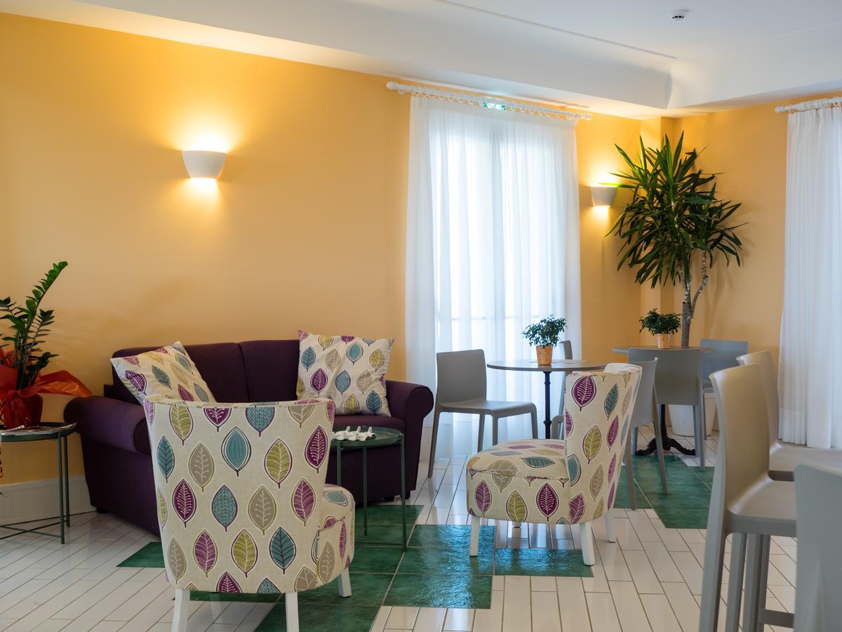 Hotel Danieli Pozzallo Bagian luar foto