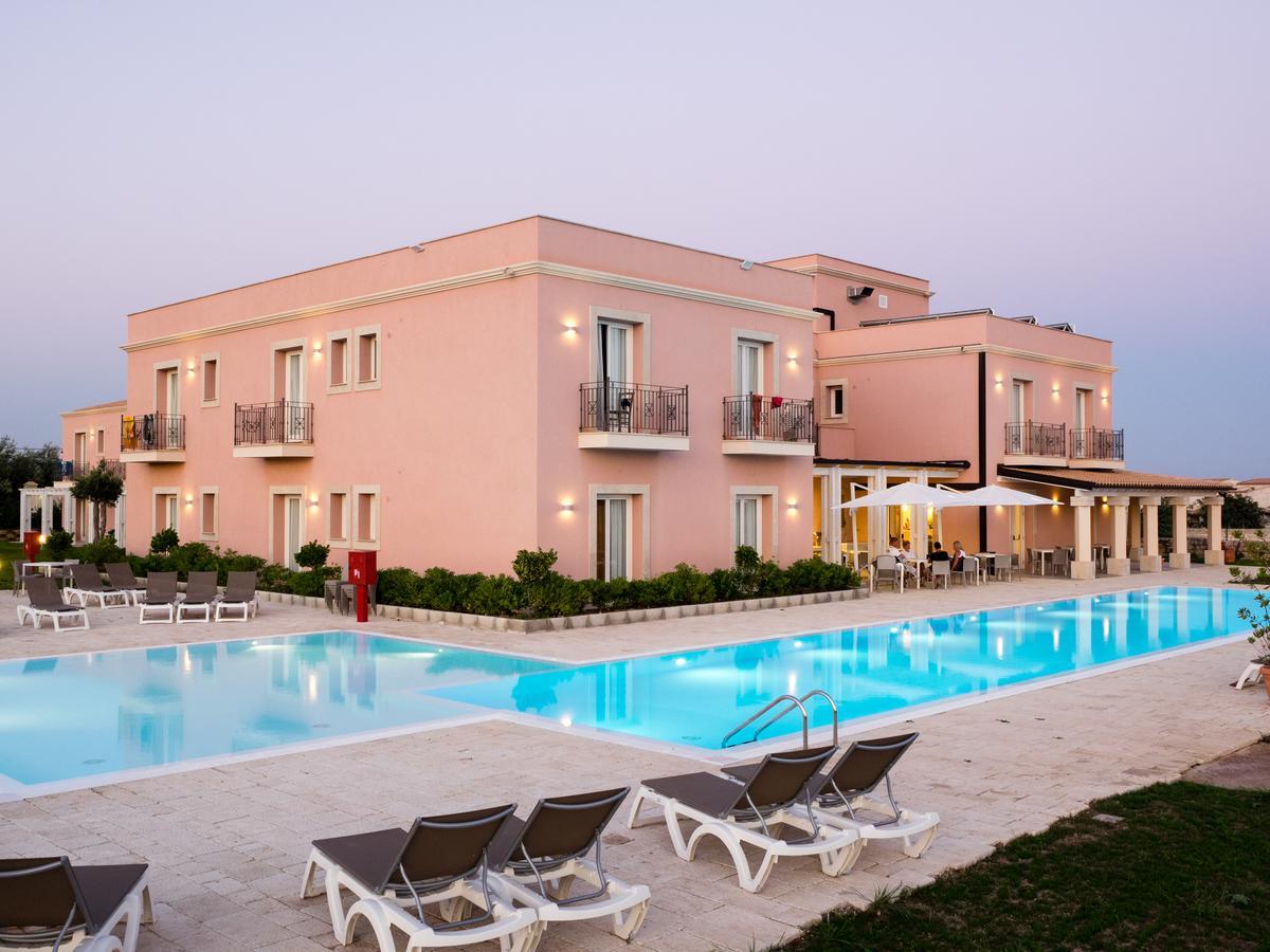 Hotel Danieli Pozzallo Bagian luar foto