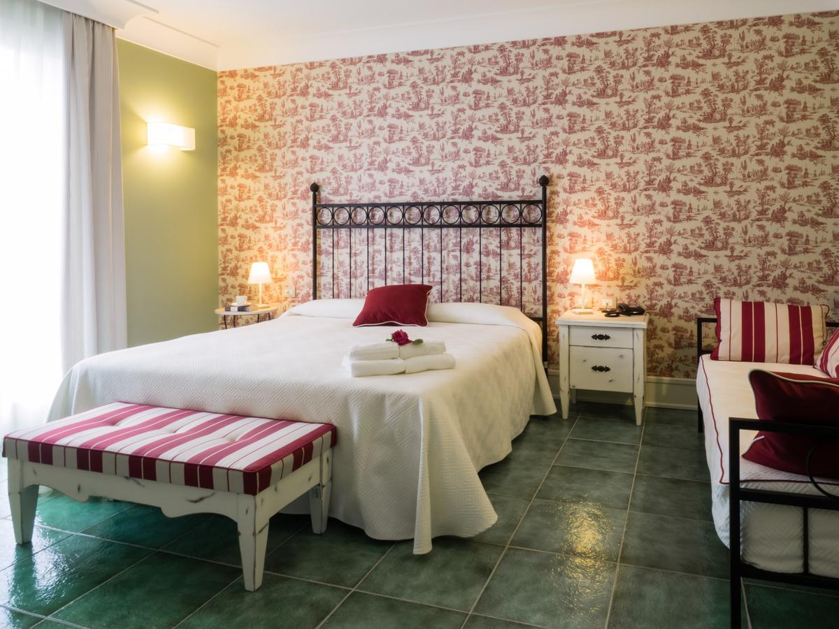 Hotel Danieli Pozzallo Bagian luar foto